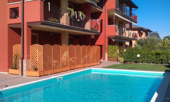 Lugana Apartment | Idyllic SIRMIONE Retreat Steps from the Lake with Pool