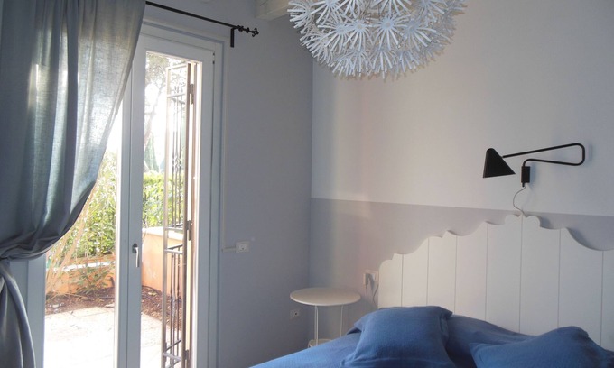 Lugana Apartment | Unforgettable Villa Lucrezia: Poolside Retreat in Sirmione