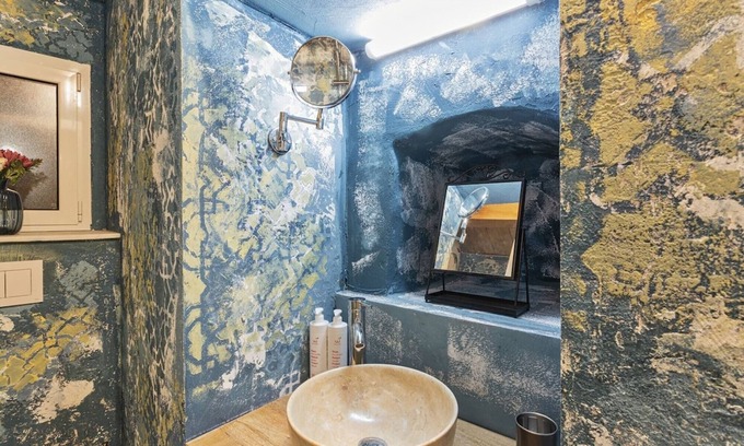 Genoa Historical Centre Apartment | Sirocco - A Cozy Shelter adjacent to Garibaldi Street.