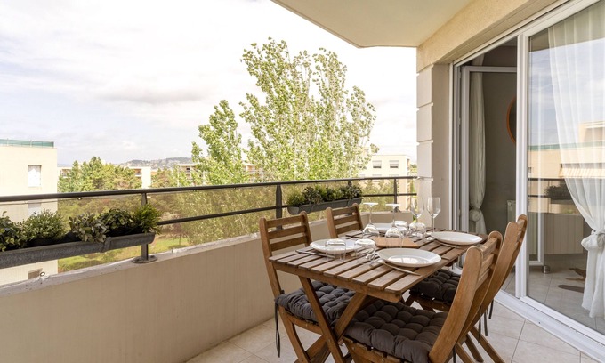 8th Arrondissement Apartment | SIROCCO - Modern Apartment with Ocean View Steps from Beaches