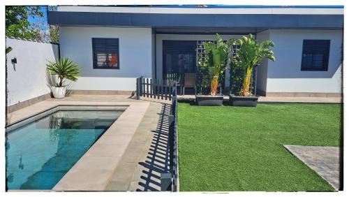 Chiclana de la Frontera House | Oceanfront Bliss at Sirocco - 4-Star Pet-Friendly Retreat
