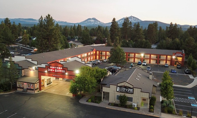 Sisters Hotel | Discover Sisters Inn And Suites: Family-Friendly Stay