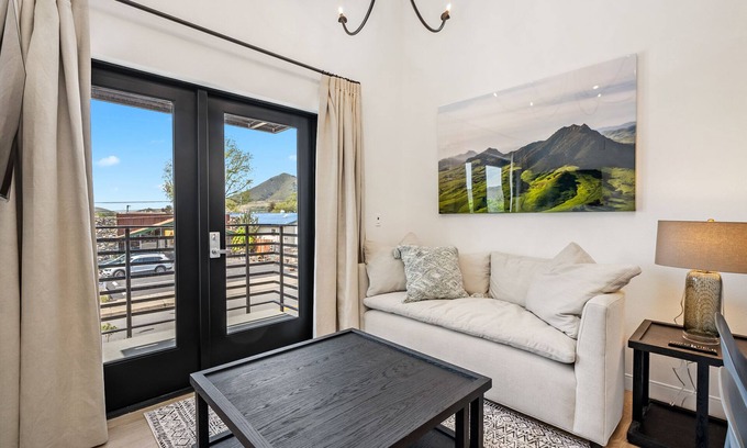 San Luis Obispo Apartment | Family-Friendly Sisters Suite at the Junction Awaits You