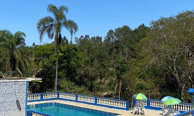 Igarata House | Relaxing Retreat with Pool, Lake Views & Soccer Field