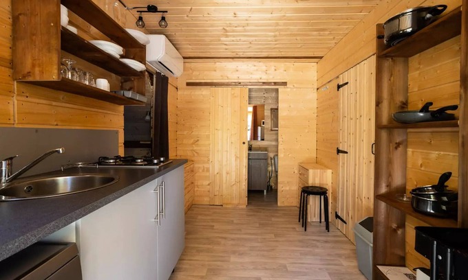 Sisteron House | Discover Sites and Landscapes Les Prés Hauts Premium Cabin