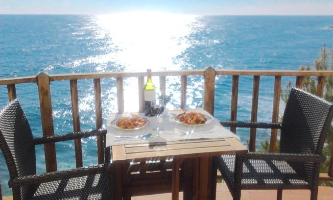 Sitges Apartment | Seaside Apartment with Pool & Ocean Views - Guest Rated 9.8