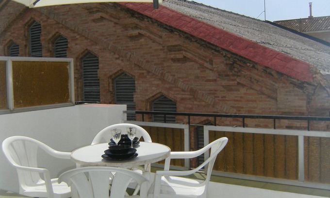 Sitges Town Center Apartment | Cozy Apartment with Terrace, Steps from Sitges Beach