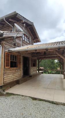 Pedras Grandes House | Pet-Friendly Retreat at Sitio do Vô Adelfo - Rated 10/10