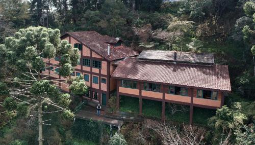 V Cristina House | Exceptional Amenities at Sitio Nossa Senhora De Loreto