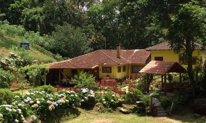 Sao Pedro da Serra House | Pet-Friendly Getaway at Sitio Recanto da Paz Chalés