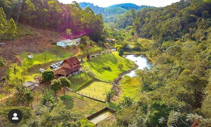 Eco Ski Chalet | Tranquil Sitio Recanto da Preguiça with Oceanfront Views