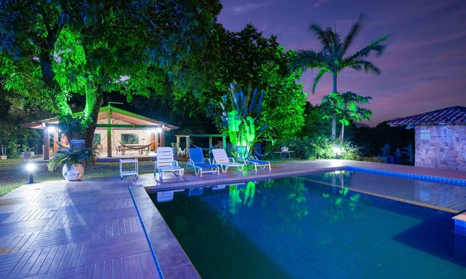 Lameirao Hotel | Relax at Sitio Toca do Leao with Pool and Spa Amenities