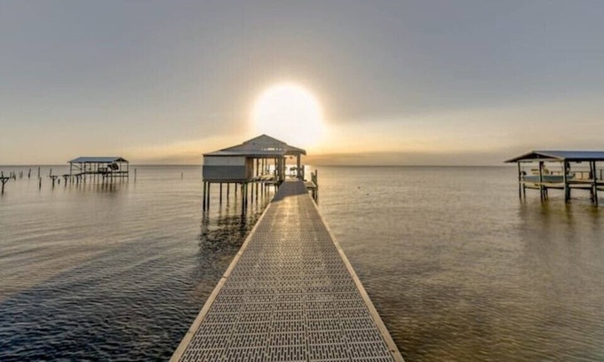 Theodore House | Relax by the Bay, Just Minutes from Dauphin Island