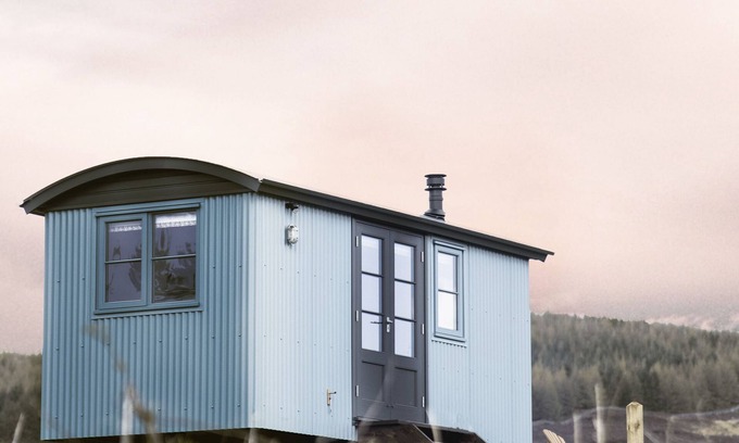Pitlochry Apartment | Experience Breathtaking Views in Tulliemet Valley Huts
