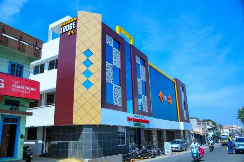 Tiruchengode Hotel | Cozy Sivamurugan Residency - Pet-Friendly & Family Ready