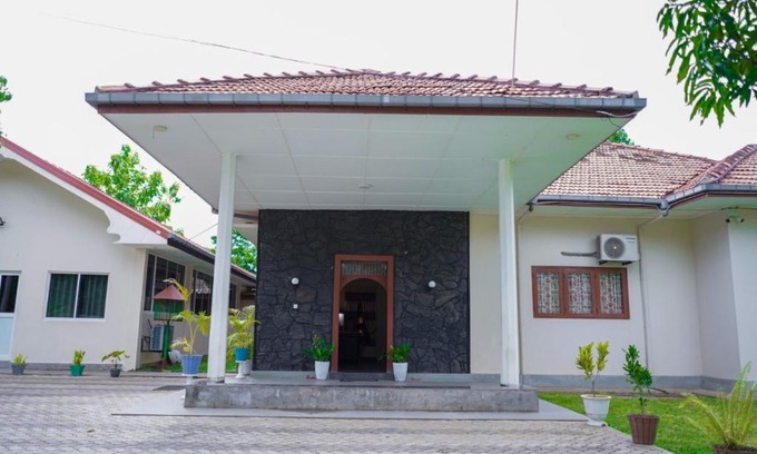 Jaffna House | Discover Sivastan Guest House: Child-Friendly Retreat