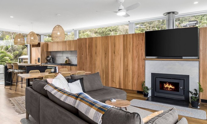 Separation Creek House | Beachside Bliss at Six Degrees - Steps from Separation Creek