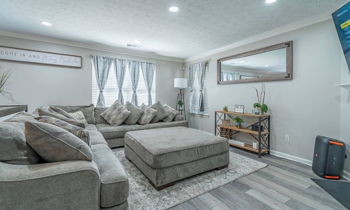 Lithia Springs House | Top-Rated Six Flags Vacation Home with Lake View & More