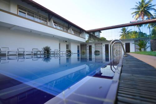 Polonnaruwa Resort | Discover Siyanco Holiday Resort: Poolside Family Fun