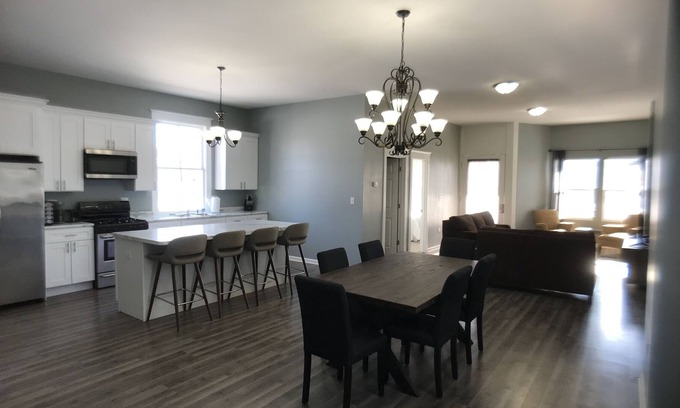 Aurora House | SIZE MATTERS!!!! Spread out and RELAX in this 5BR + Loft for 12+ Guests