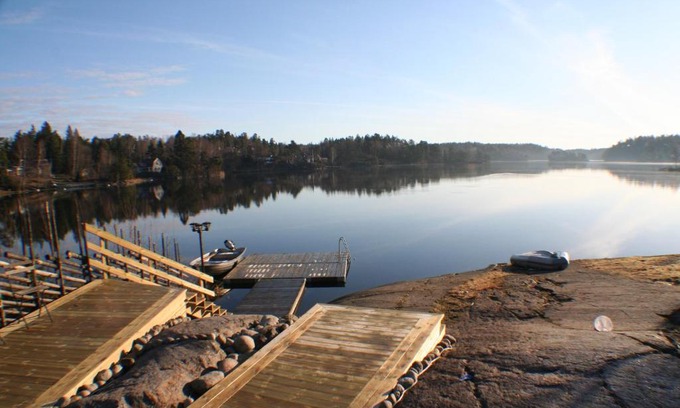 Tyreso House | Serene Sjöställe Gudö: Oceanfront Bliss with Hot Tub