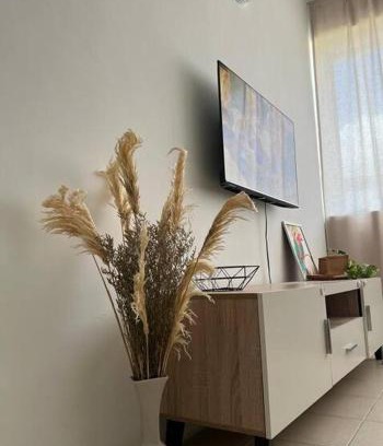 Tawau Apartment | Budget-Friendly SJ Home: Family-Approved Comfort Awaits