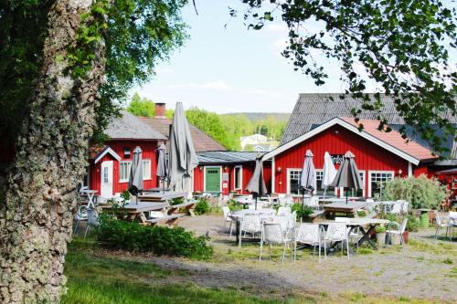 Kungsbacka O Hotel | Skårs gård: Family-Friendly Stay with Restaurant & Kitchen