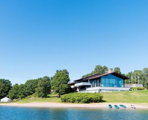 Hastangsudd Hotel | Relax at Skåvsjöholm: 4-Star Hotel with Ocean View