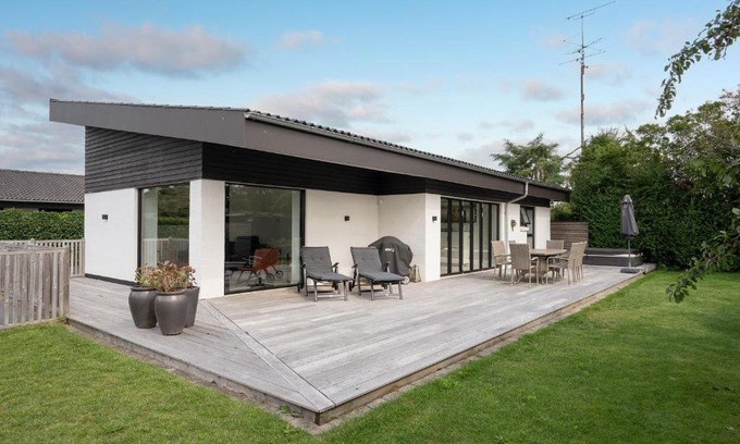 Hvidbjerg Strand House | Delightful Spa Retreat with Hot Tub & Family-Friendly Vibe
