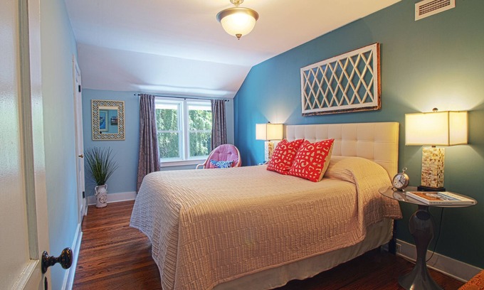 Skaneateles Apartment | Pet-Friendly Skaneateles Carriage House Near the Village