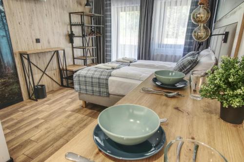 Kryspinow Apartment | Discover Skansen Forest: Pet-Friendly Retreat with Breakfast