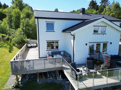 Trøndelag Apartment | Top-Rated Skarnsundet Apartment with Oceanfront Views