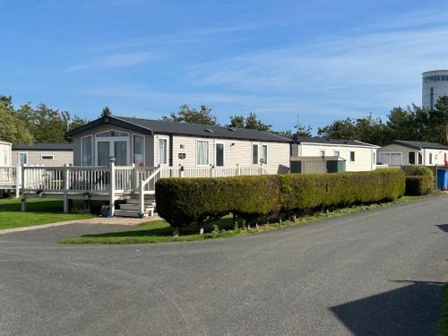 Skegness House | Skegness - Butlins Site -3Bed Caravan -PetFriendly