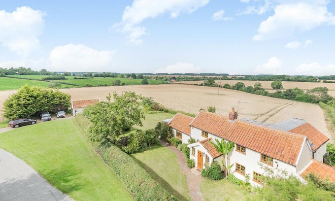 Woodbridge House | Pet-Friendly Retreat at Skelder, Parham - Rated 9/10!