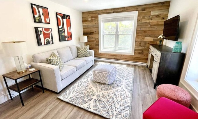 Meaford Apartment | "Ski" at Hills Meaford | 2BD Suite + Bunk Beds