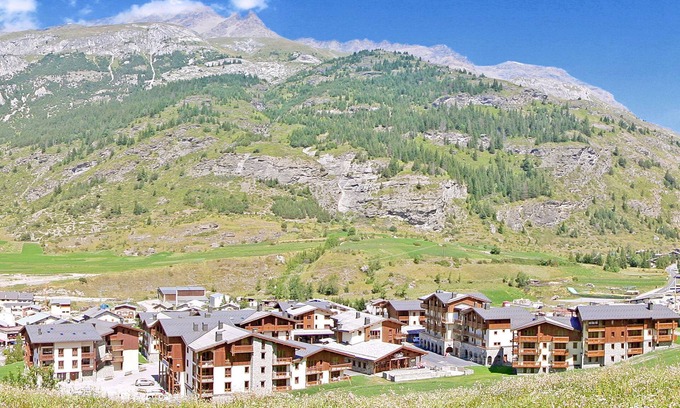 Lanslevillard Condo | Ski aux pieds ! T8 pour 16p | Piscine + sauna