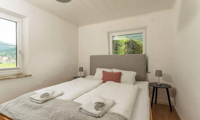 Eben im Pongau House | Family-Friendly Ski & Badeglück at Kesselgrubs Apartments