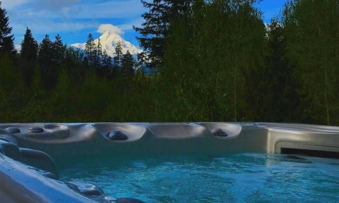 Parkdale Cabin | Ski Cabin with a Mt Hood view in the Upper Valley