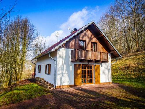 Rudnik u Vrchlabi House | Welcoming Chalet Near Ski Area in Javorník - Rated 9/10