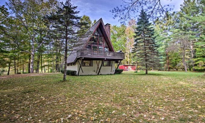 Bartlett House | Cozy Ski Chalet on Saco Near Attitash Resort Awaits!