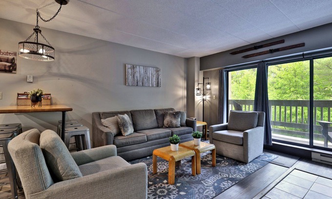 Killington Condo | Ski, Hike, Relax - 2BR Killington Condo with Balcony, Pools, Hot Tubs and Free Shuttle