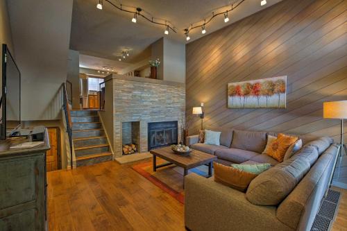 Four O'Clock House | Cozy Breckenridge Abode: Walk to Main St & Ski Lifts