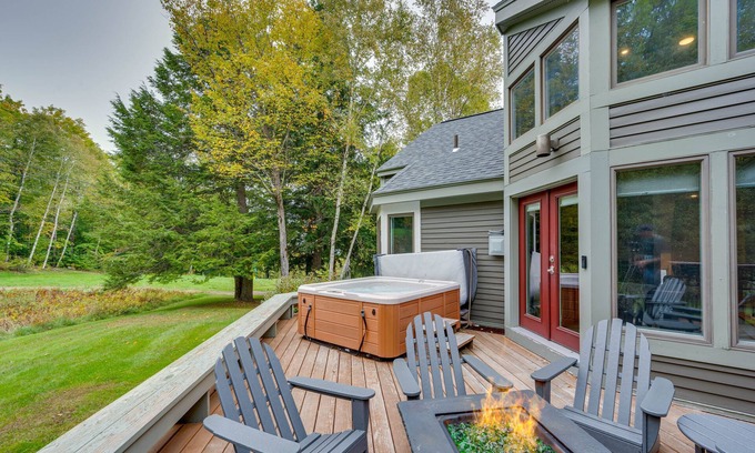East Burke Condo | Inviting Ski-in Condo with Hot Tub on Burke Mountain!