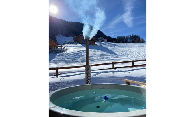 Saint-Pierre-de-Clages Ski Chalet | Idyllic Ski-in/Ski-out Chalet with Scenic Mountain Views