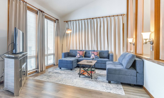 Silvercreek Condo | Ski-In/Out Condo w/Hot Tub & Balcony in Granby