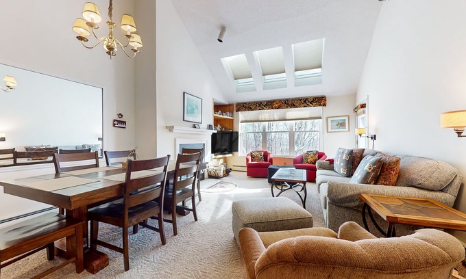 Ludlow Condo | Cozy Ski-in/Out Condo with Pool, Hot Tub & Tennis Access