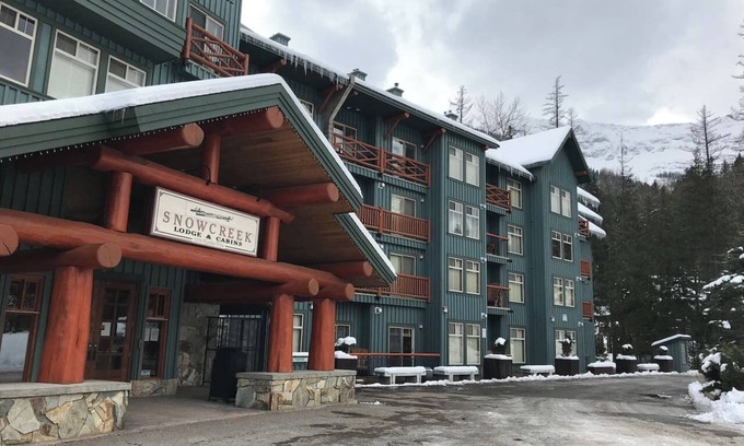 East Kootenay Condo | Ideal Ski In/Out Retreat with Hot Tub & Pool Access