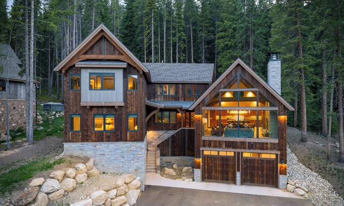 Winter Park House | Chalet 275: Ski In/Out Retreat with Hot Tub & Scenic Views