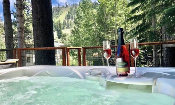Olympic Valley House | ★Ski In-Out! Mid-Mountain PALISADES home! Hot tub! Views! Walk to village! ★