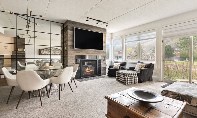 The Blue Mountains Apartment | Inviting Ski In/Out Retreat at Cachet Crossing, Sleeps 8